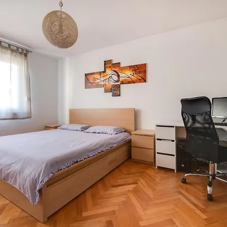 Apartment Niksa Pula
