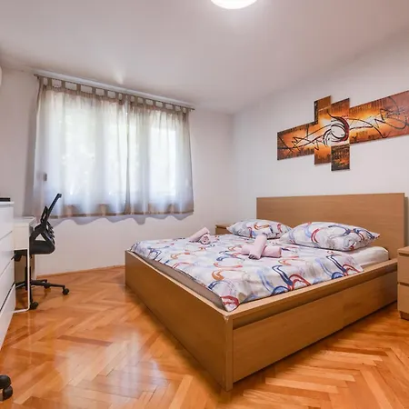 Niksa Apartment Pula