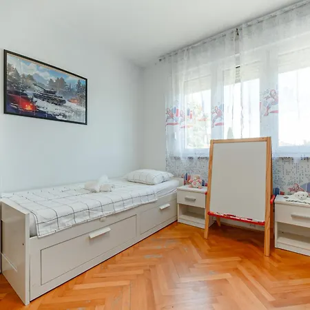 Apartment Niksa Pula